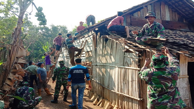 You are currently viewing Warga  Bangga dengan Kodim 0427/WK