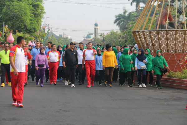 You are currently viewing Dandim Madiun Ikuti Olahraga bersama Panglima TNI