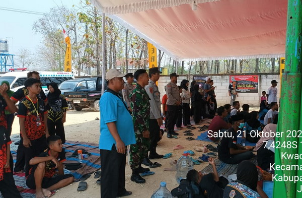 Read more about the article Babinsa Koramil Padas laksanakan pengamanan Pertandingan Pencak Silat