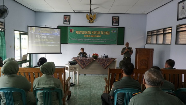 You are currently viewing Tingkatkan Kesadaran Hukum, Kodim 0805/Ngawi Gelar kegiatan penyuluhan hukum