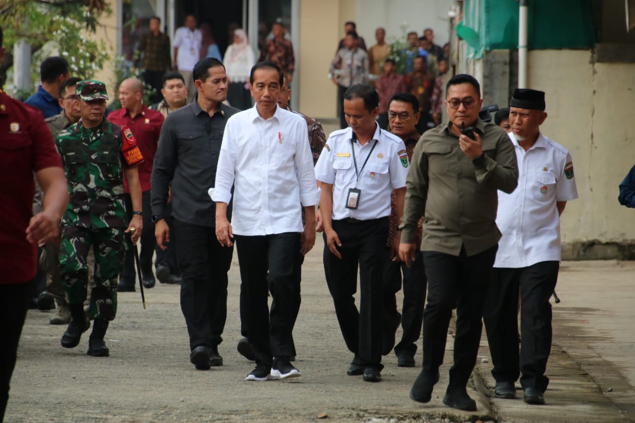 Read more about the article Pangdam I/BB Dampingi Presiden Joko Widodo Kunker di Padang