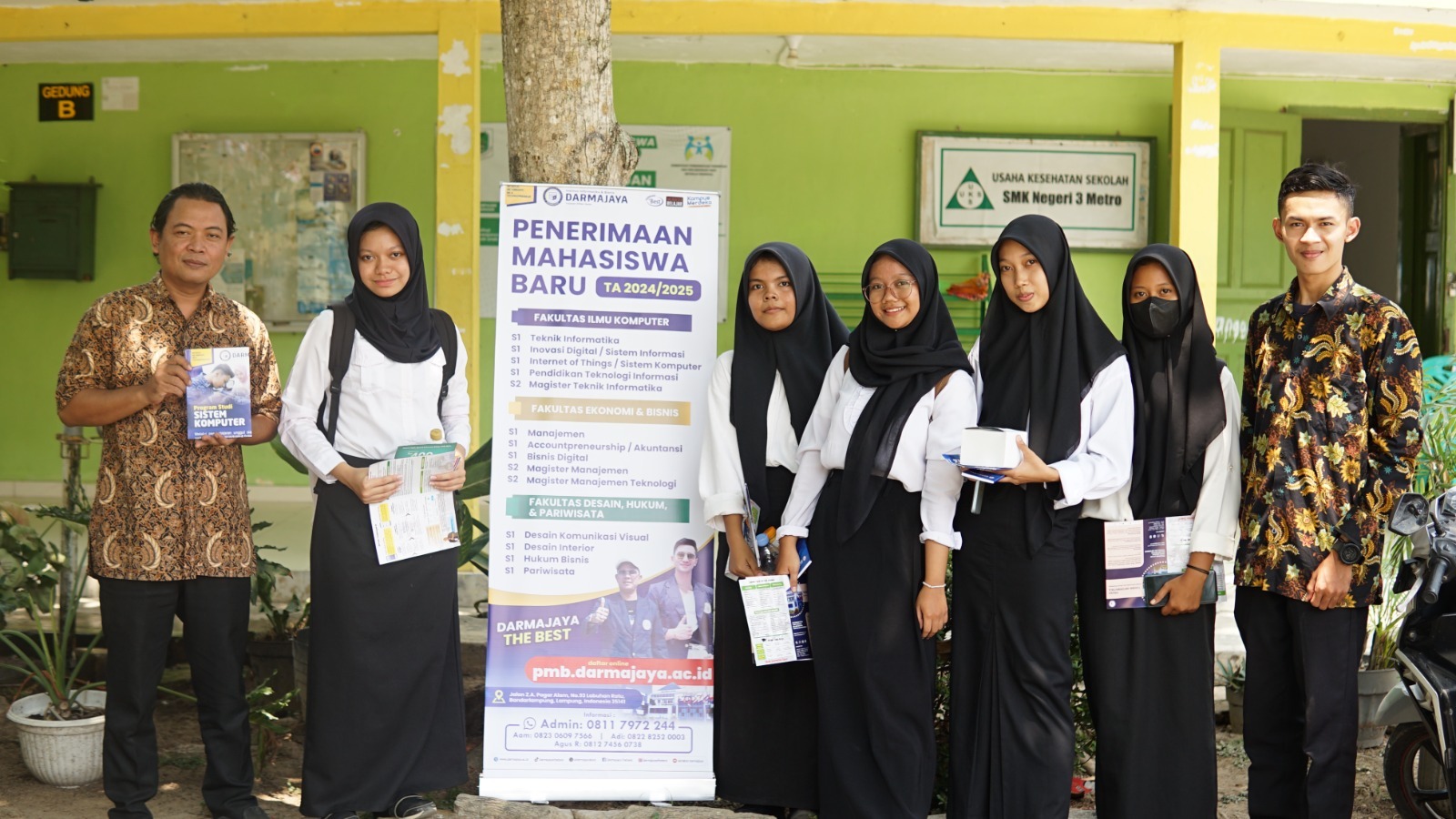 Read more about the article Job & Edu Fair Expo SMKN 3 Metro, IIB Darmajaya Perkenalkan Karya Dari Tiga Prodi