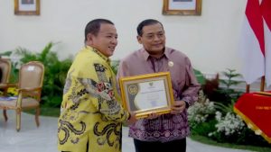 Read more about the article Gubernur Arinal Terima Anugerah Keterbukaan Informasi Publik Tahun 2023