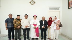 Read more about the article Kakanwil Kemenag Lampung Kunjungi Gereja Tri Tunggal