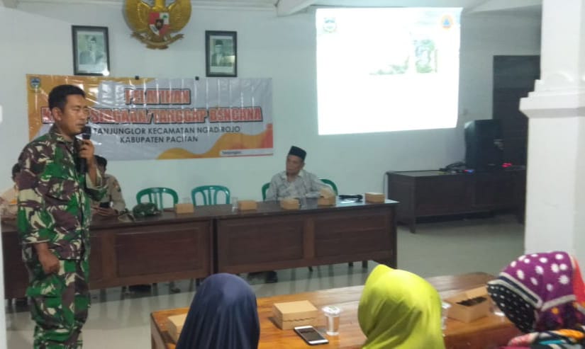 Read more about the article Optimalkan Peran Dan Fungsi Linmas, Babinsa Koramil 0801/08 Tulakan Berikan Bimbingan