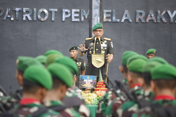 Read more about the article Kodam XVIII/Kasuari Peringati Hari Juang TNI AD Tahun 2023 TNI Bersama Rakyat Bersatu Dengan Alam Untuk NKRI
