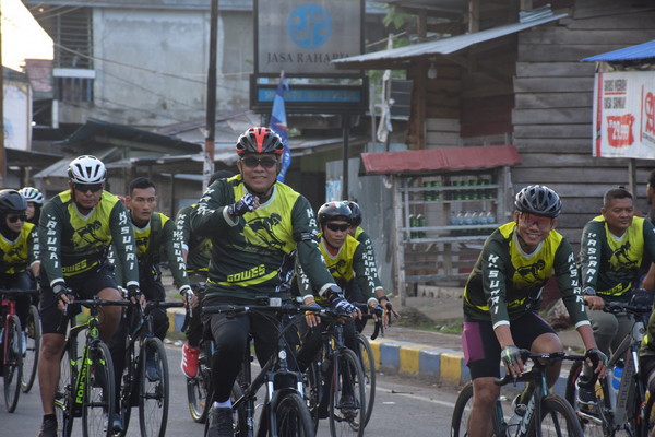 Read more about the article Bersepeda Dengan Gembira, Kodam XVIII/Kasuari Gowes Fun Bike Jelang HUT Ke 7