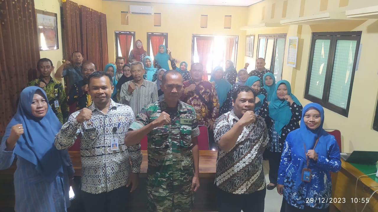 Read more about the article Hadiri Pertemuan Lintas Sektor, Babinsa Koramil 0801/09 Sudimoro Berkomitmen Atasi Masalah Kesehatan