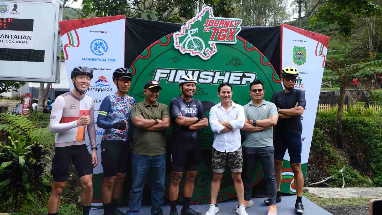 Read more about the article Dandim 0806/Trenggalek Bersama Bupati dan Kapolres Antusias Sambut Peserta Gowes Journey to TGX