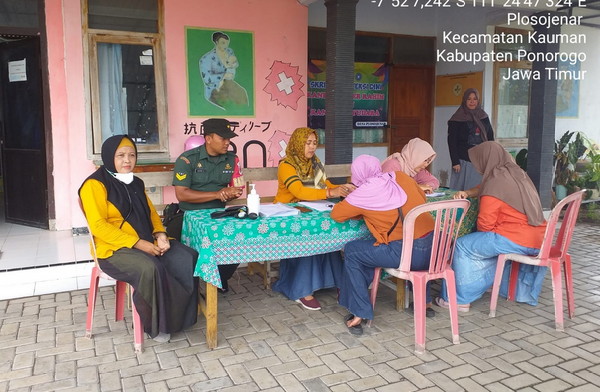 Read more about the article Babinsa Kodim 0802/Ponorogo Pendampingan Skrining Kesehatan di Desa Binaan