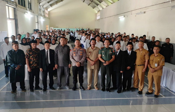 You are currently viewing Resmi Dilantik Anggota PTPS, Ini Harapan Danramil 0801/08 Tulakan