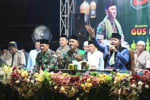 Read more about the article Hadiri Godongan Lor Bersholawat, Danrem 081/DSJ Sampaikan Beberapa Pesan kepada Jamaah
