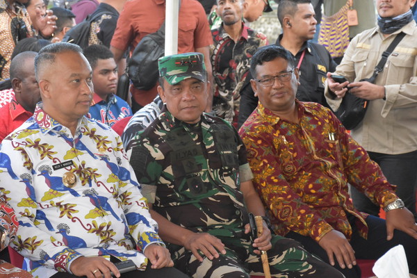 Read more about the article Hadiri HUT Ke-169 PI Pangdam Kasuari Ajak Masyarakat Bangun Papua dan Papua Barat