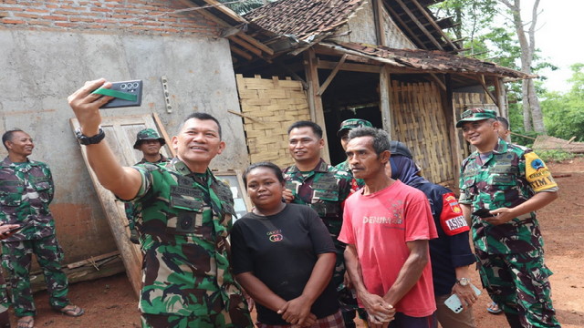 Read more about the article Kadispenad, Datang Dari Ibukota Kerahkan Pasukan Serbu Dusun Tangkil
