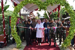 Read more about the article Bupati Resmikan Jalan Hasil KBM Di Desa Kandangrejo