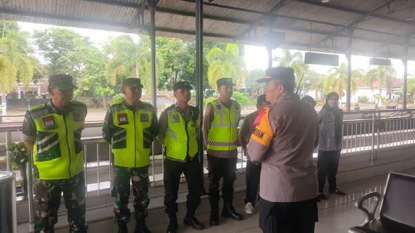 Read more about the article Kodim Tulungagung Bersinergi Tingkatkan Keamanan Selama Arus Balik di Obyek Vital Stasiun