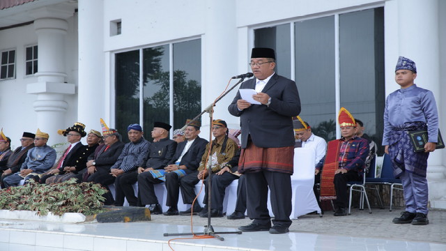 Read more about the article Pemkab Asahan Gelar Upacara Peringatan Hardiknas
