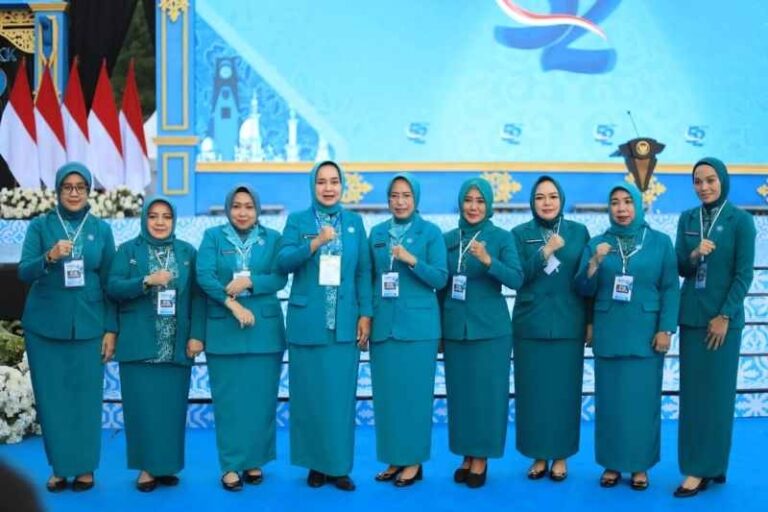 You are currently viewing Riana Sari Hadiri Puncak Peringatan HKG PKK ke-52 dan Jambore Nasional Kader PKK se-Indonesia