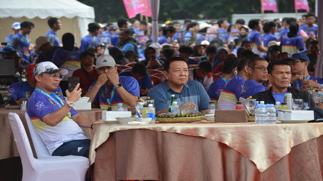 You are currently viewing Bersama Gubernur, Danrem 043/Gatam Lepas Peserta Jalan Sehat dan Lomba Lari Gubernur Run Lampung