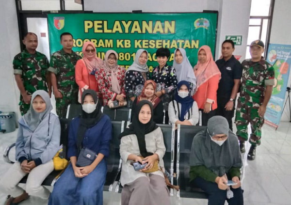 You are currently viewing Wujudkan Keluarga Sehat Berkualitas, Kodim 0801/Pacitan Gelar Layanan Program KB Kes Semester I TA. 2024