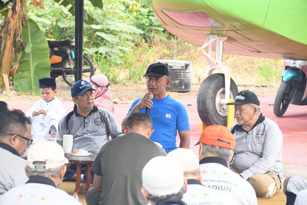 You are currently viewing Danrem 081/DSJ Temu Kangen dan Sarapan Pagi bersama Komunitas Wong Tuo Madiun