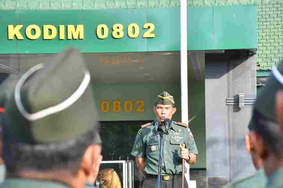 You are currently viewing Berikan Jam Komandan, Dandim 0802/Ponorogo Ajak Anggota Laksanakan Tugas dengan Maksimal, Tulus dan Ikhlas