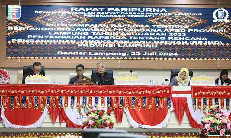 You are currently viewing DPRD Lampung Bahas Raperda Pertanggungjawaban APBD 2023