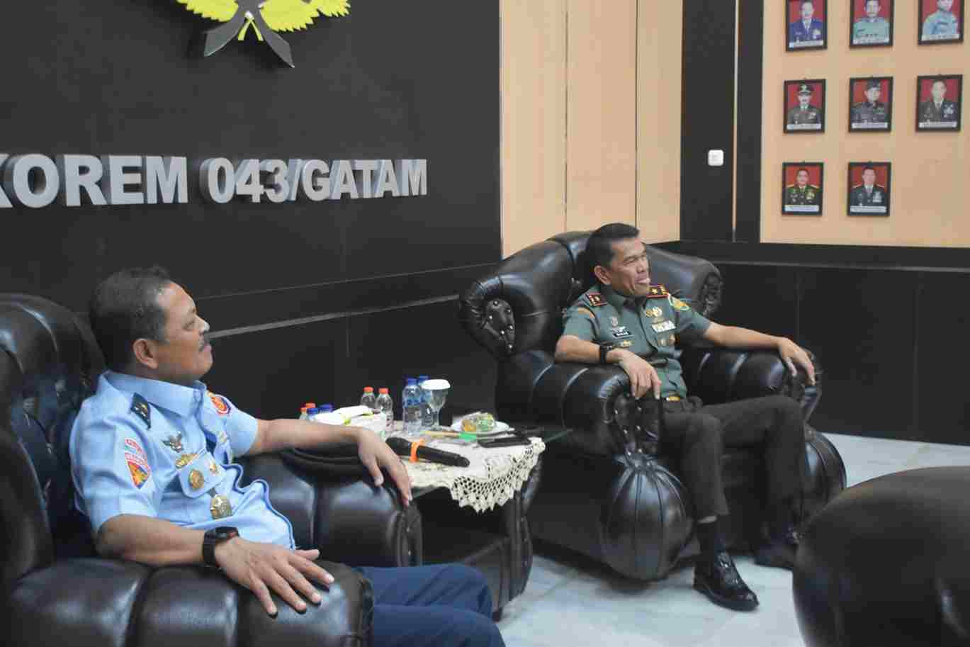 You are currently viewing Danrem 043/Gatam Pimpin Entry Meeting Audit Ketaatan Dan Kinerja Periode III TA. 2024 Bersama Itjen TNI