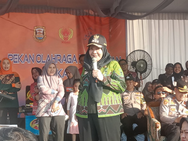 You are currently viewing Porcam Sukabumi Dibuka, Eva Dwiana Ajak Warga Bersatu