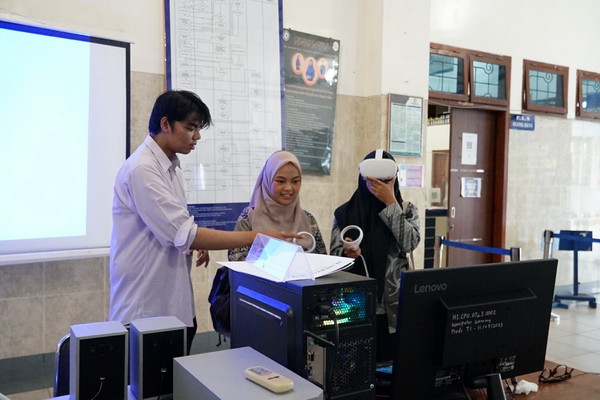 You are currently viewing Mahasiswa IIB Darmajaya Luncurkan VR Museum Lampung
