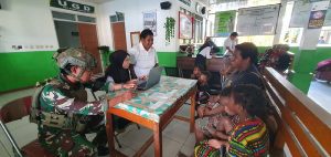 Read more about the article Sinergi Satgas Yonif dan Puskesmas Gempur Polio