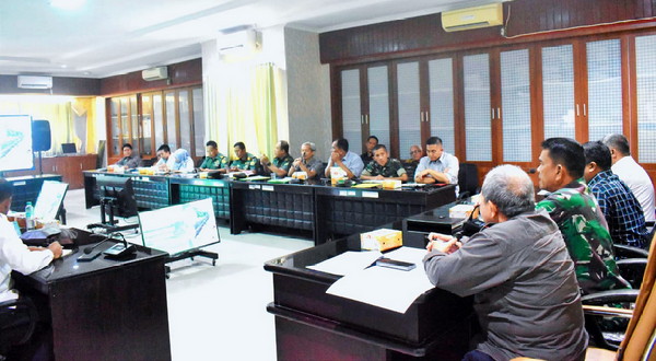 You are currently viewing Danrem 043/Gatam Tekankan Kolaborasi dalam Rakoord Percepatan Oplah