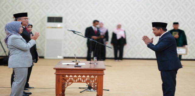 Read more about the article Rektor Unila Lantik Pejabat Baru Tahap Tiga