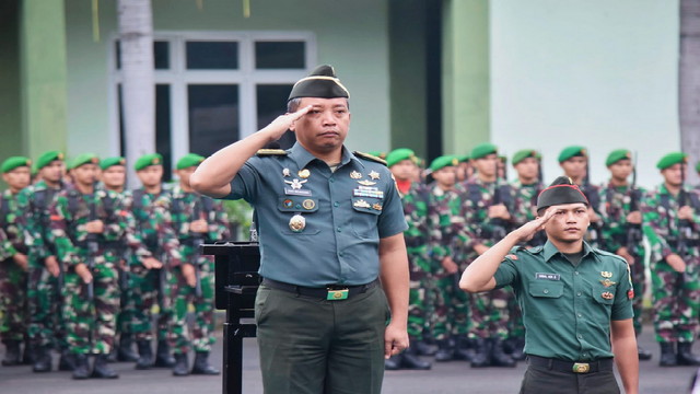 You are currently viewing Prajurit dan PNS Korem 043/Gatam Ikuti Upacara Bulanan