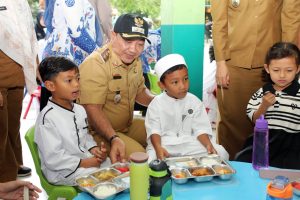 Read more about the article Wakil Bupati Lampung Selatan Launching MBG di Kecamatan Tanjung Bintang