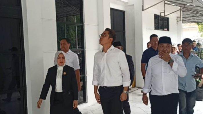 You are currently viewing Radityo Egi Janji Menambah Fasilitas DPRD Lampung Selatan