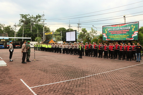 You are currently viewing TNI-Polri Trenggalek Siaga Penuh, Pastikan Malam Takbir Idul Fitri 1446 H Aman!