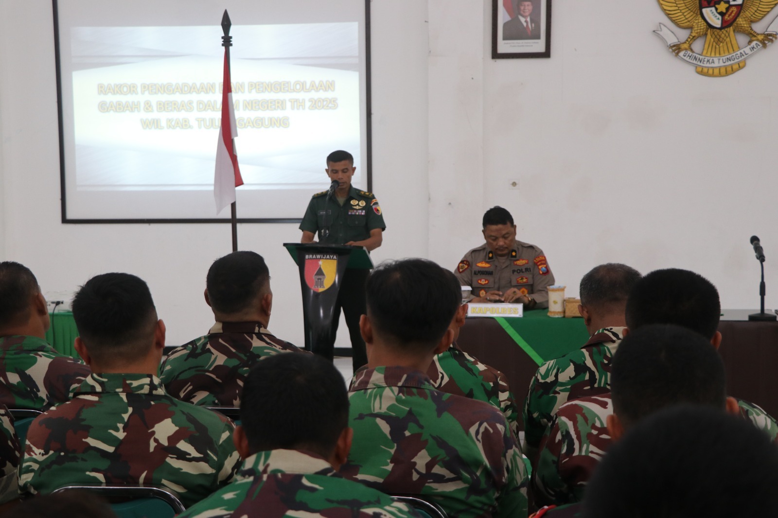 You are currently viewing TNI dan Bulog Tulungagung Bahas Target 3 Juta Ton