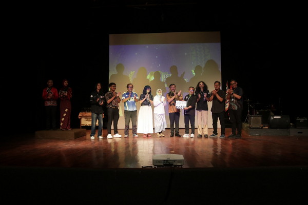 You are currently viewing Diam-Diam, Aku Ingin Melawan! Film Misterius Ini Bikin Juri Nasional Terdiam dan Langsung Menang Besar di FFL 2025!