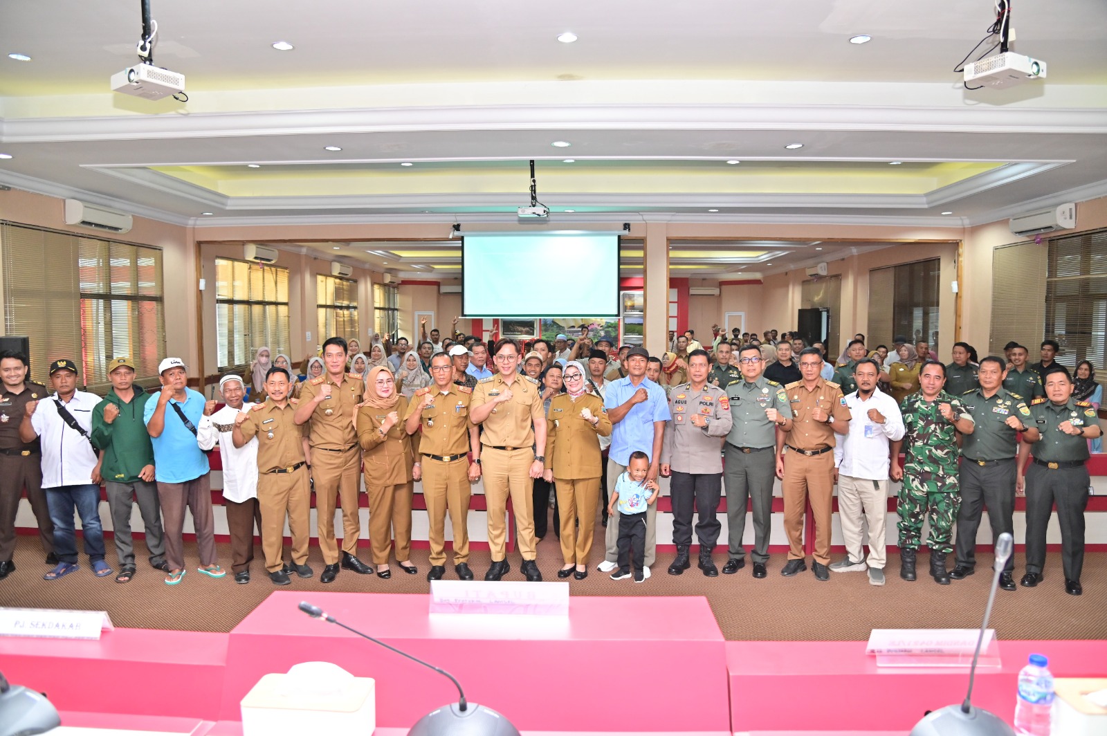 You are currently viewing Bahas Mekanisme Penyerapan Gabah, Bupati Egi Serap Langsung Aspirasi Gapoktan