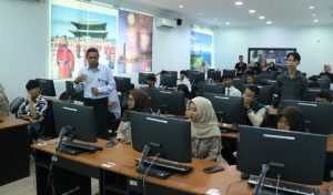 Read more about the article Gara-Gara Web Programming, Darmajaya Diserbu Siswa SMA!