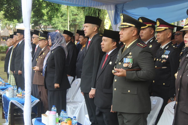 You are currently viewing Dandim 0806/Trenggalek Apresiasi Peran Strategis Polri untuk Negeri