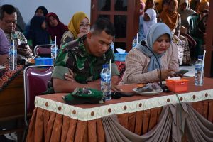 Read more about the article Dandim Ponorogo Bersama Perum Bulog Salurkan Bantuan Pangan Beras serta SPHP