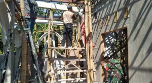 Read more about the article Babinsa Kodim Ponorogo Bantu Warga Renovasi Mushala