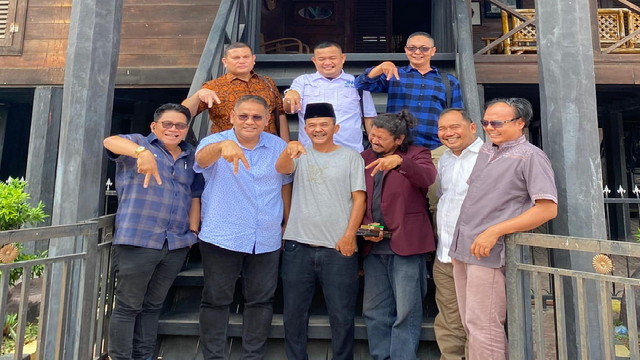Read more about the article Teguh Santosa Kunjungi Rumah Adat Bagas Godang