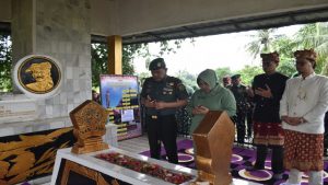Read more about the article Danrem 043/Gatam Ziarah ke Makam Pahlawan Raden Inten II