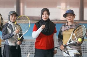 Read more about the article Hadapi Kejuaraan Tenis Kodam V/Brawijaya, Korem 081/DSJ Matangkan Kesiapan