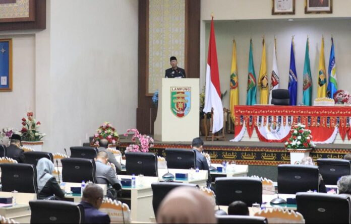 Read more about the article Perubahan APBD 2025, Gubernur Lampung Sampaikan Jawaban atas Pemandangan Umum Fraksi DPRD