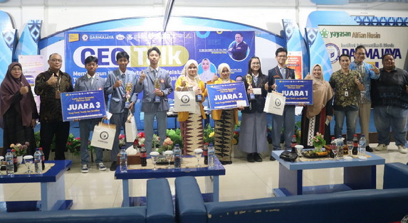 You are currently viewing Tim Paramex SMAN 5 Lampung Sapu Bersih Lomba Debat di Darmajaya, Lawan Terkapar!