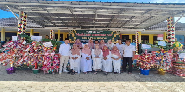 Read more about the article ‎SD 4 Tiuh Memon Peringati Maulid Nabi  Muhammad  SAW